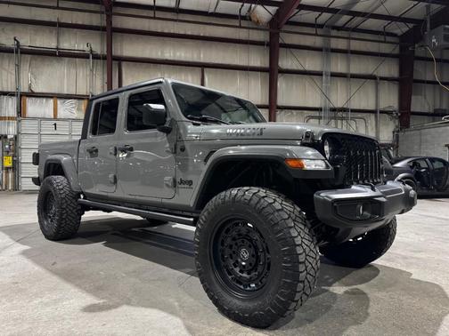 2022 Jeep Gladiator Sport