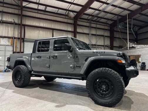 2022 Jeep Gladiator Sport