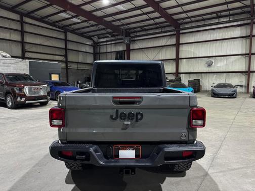 2022 Jeep Gladiator Sport