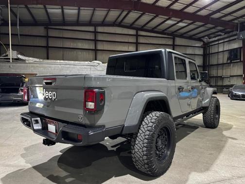 2022 Jeep Gladiator Sport