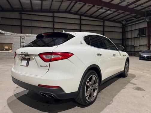 2017 Maserati Levante Base