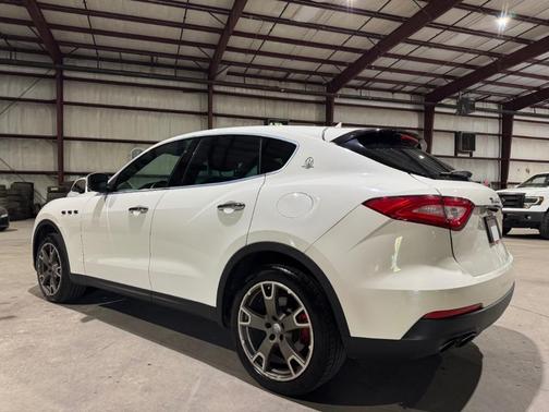 2017 Maserati Levante Base