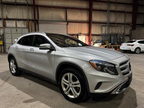 2017 Mercedes-Benz GLA 250 Base 4MATIC