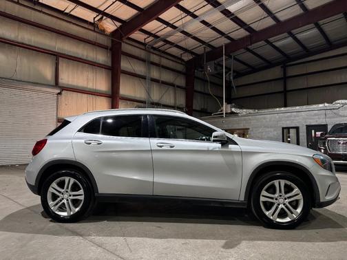 2017 Mercedes-Benz GLA 250 Base 4MATIC