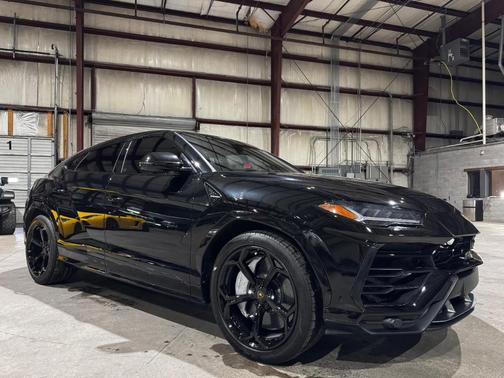 2020 Lamborghini Urus Base