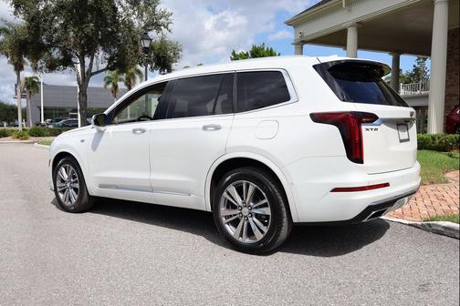 2024 Cadillac XT6 Premium Luxury FWD