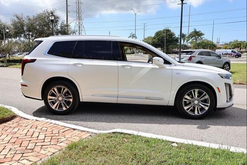 2024 Cadillac XT6 Premium Luxury FWD