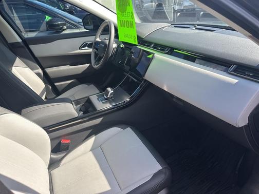 2025 Land Rover Range Rover Velar P250 SE R-Dynamic