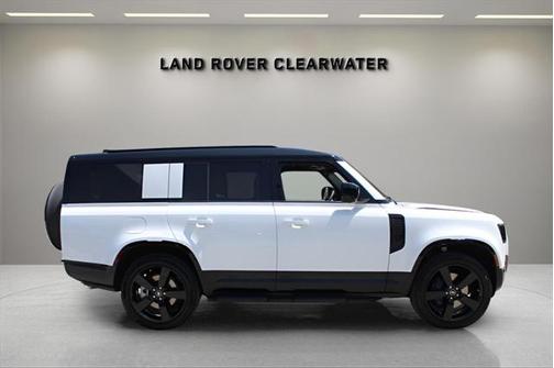 2025 Land Rover Defender 130 P400 X-Dynamic SE