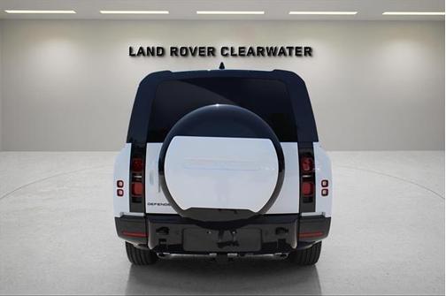 2025 Land Rover Defender 130 P400 X-Dynamic SE