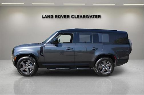 2025 Land Rover Defender 130 P400 X-Dynamic SE