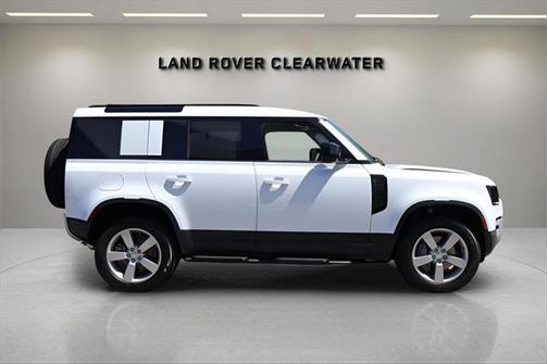 2025 Land Rover Defender 110 P300