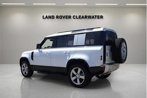 2025 Land Rover Defender 110 P300