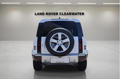 2025 Land Rover Defender 110 P300