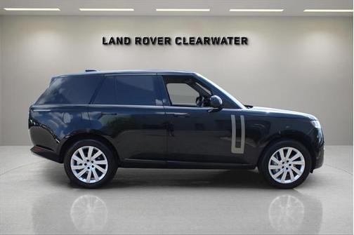 2025 Land Rover Range Rover P400 SE