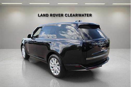 2025 Land Rover Range Rover P400 SE