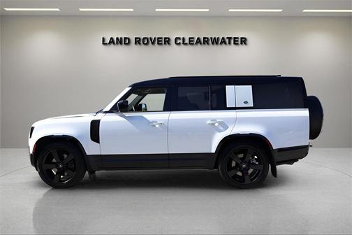 2024 Land Rover Defender 130 P400 X-Dynamic SE