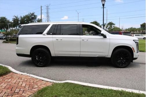 2025 Cadillac Escalade ESV Premium Luxury