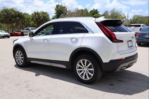Crystal White Tricoat 2023 Cadillac XT4 Premium Luxury