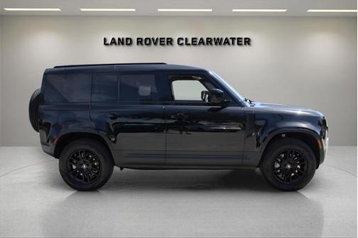 2025 Land Rover Defender 110 P400 S