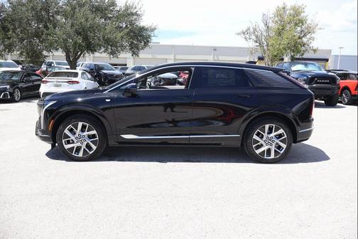 2025 Cadillac OPTIQ Luxury 1 AWD