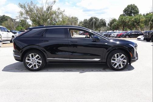 2025 Cadillac OPTIQ Luxury 1 AWD