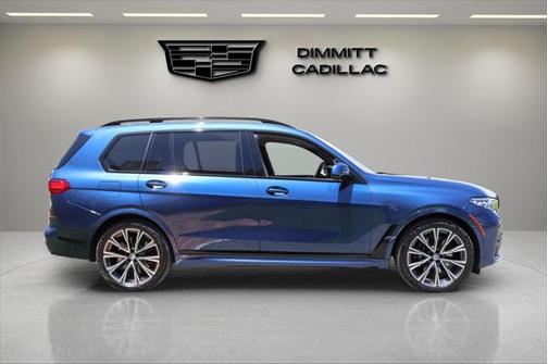 2022 BMW X7 M50i