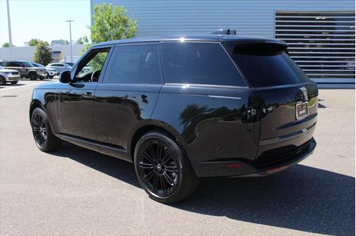2025 Land Rover Range Rover P530 SE