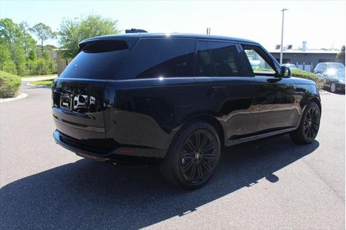 2025 Land Rover Range Rover P530 SE