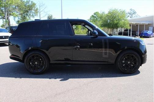 2025 Land Rover Range Rover P530 SE