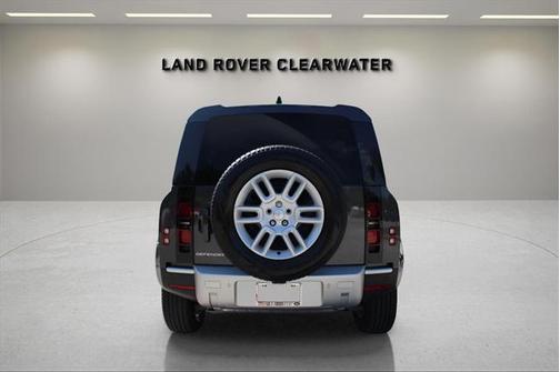 2025 Land Rover Defender 110 P300