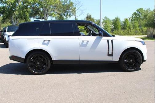 2025 Land Rover Range Rover P400 SE 7 Seat