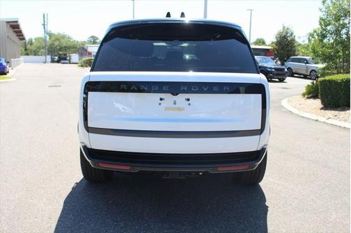 2025 Land Rover Range Rover P400 SE 7 Seat