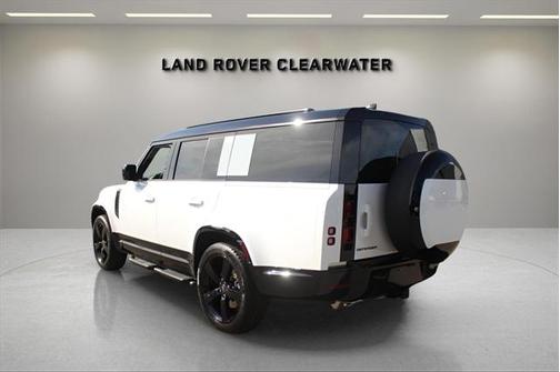 2025 Land Rover Defender 130 P400 X-Dynamic SE