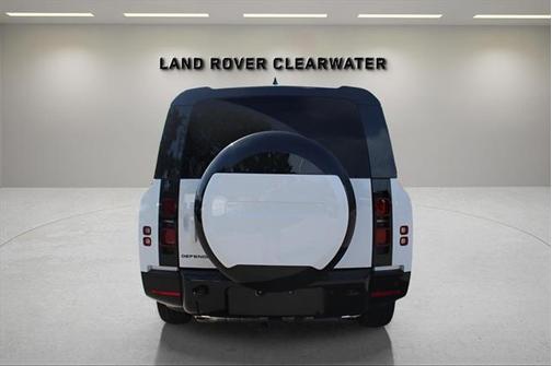 2025 Land Rover Defender 130 P400 X-Dynamic SE