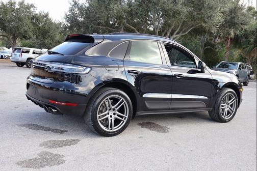2021 Porsche Macan AWD