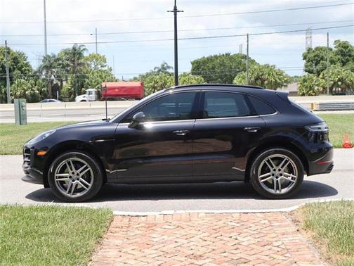 2021 Porsche Macan AWD