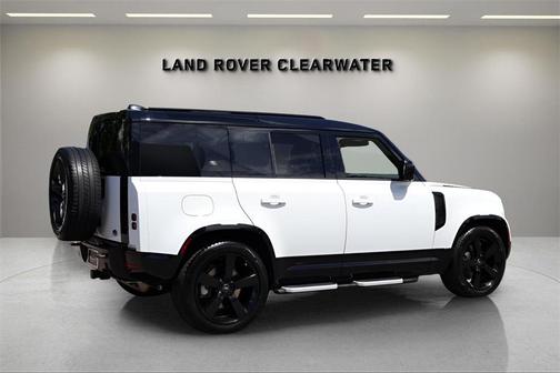 2023 Land Rover Defender 110 X-Dynamic SE