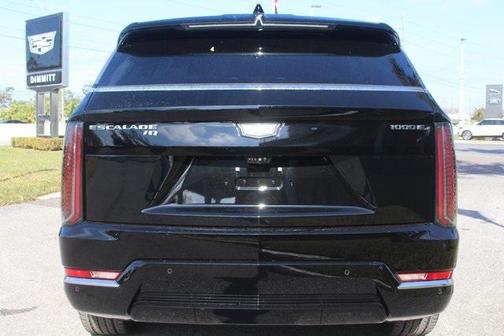 2025 Cadillac Escalade Luxury