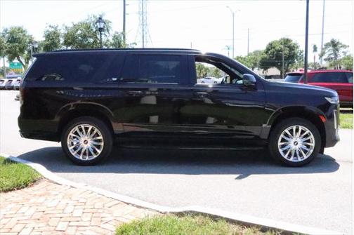 2023 Cadillac Escalade ESV Luxury