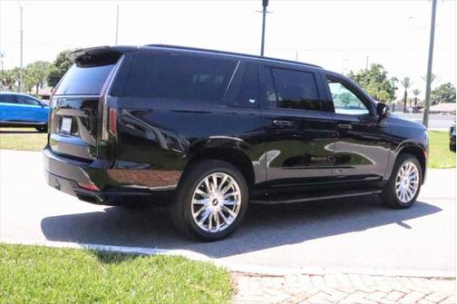 2023 Cadillac Escalade ESV Luxury