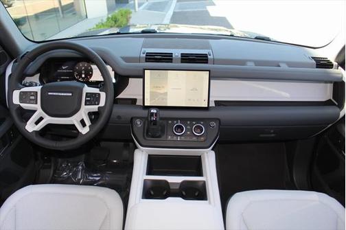 2025 Land Rover Defender 110 P300