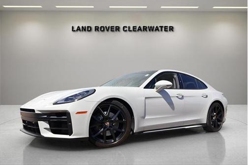 2025 Porsche Panamera 4