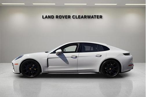 2025 Porsche Panamera 4