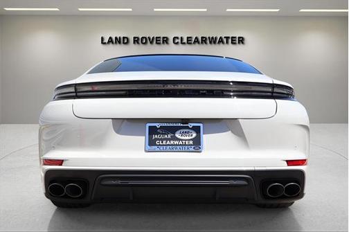 2025 Porsche Panamera 4