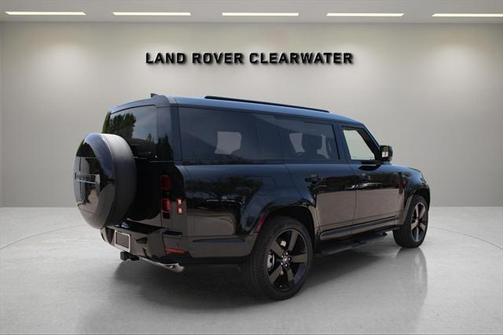 2025 Land Rover Defender 130 P400 X-Dynamic SE