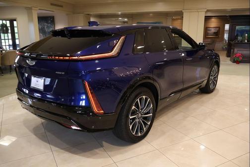 2025 Cadillac LYRIQ Sport