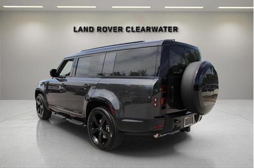 2025 Land Rover Defender 130 P400 X-Dynamic SE