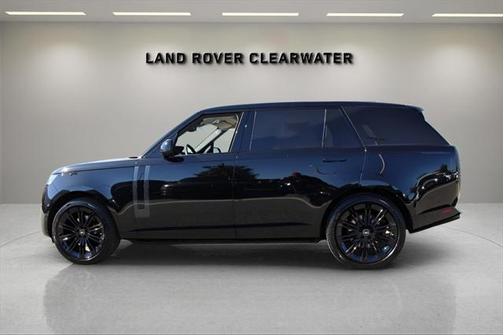 2025 Land Rover Range Rover P400 SE 7 Seat