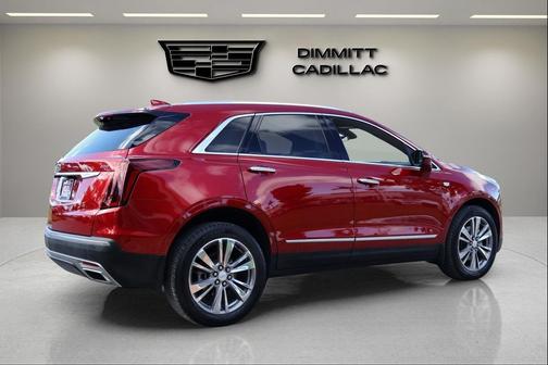 2022 Cadillac XT5 Premium Luxury